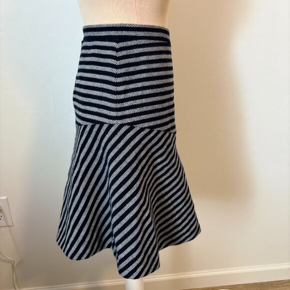 J. CREW Striped Flared Paneled Wool Blend Skirt Navy Blue Lined Preppy Size 18 - Picture 5 of 10